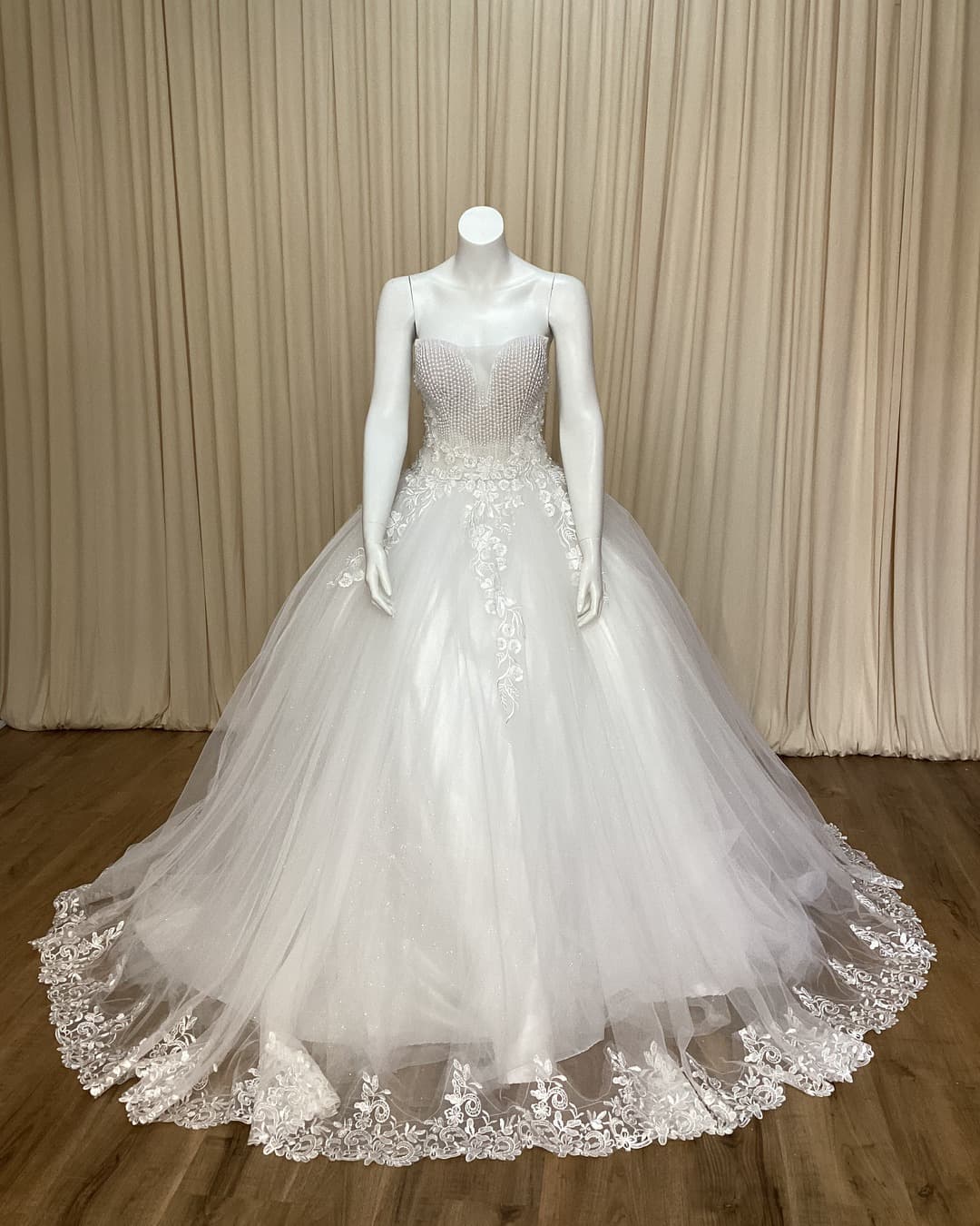 Ball Gown Wedding Dress 14