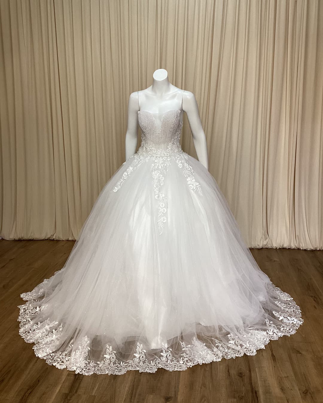 Ball Gown Wedding Dress 15