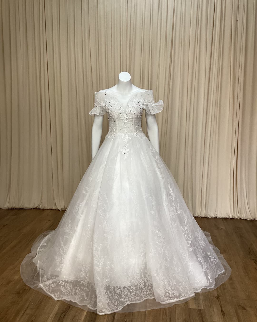 Ball Gown Wedding Dress 18