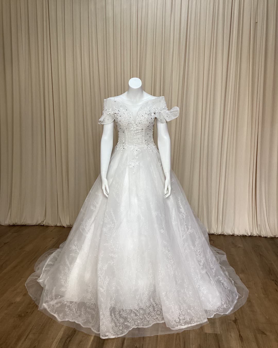 Ball Gown Wedding Dress 18