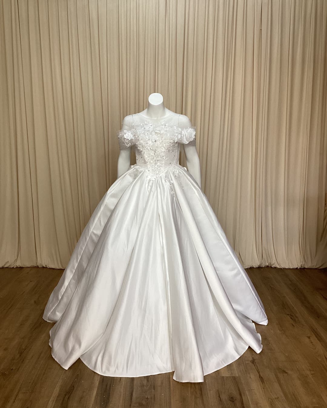 Ball Gown Wedding Dress 36