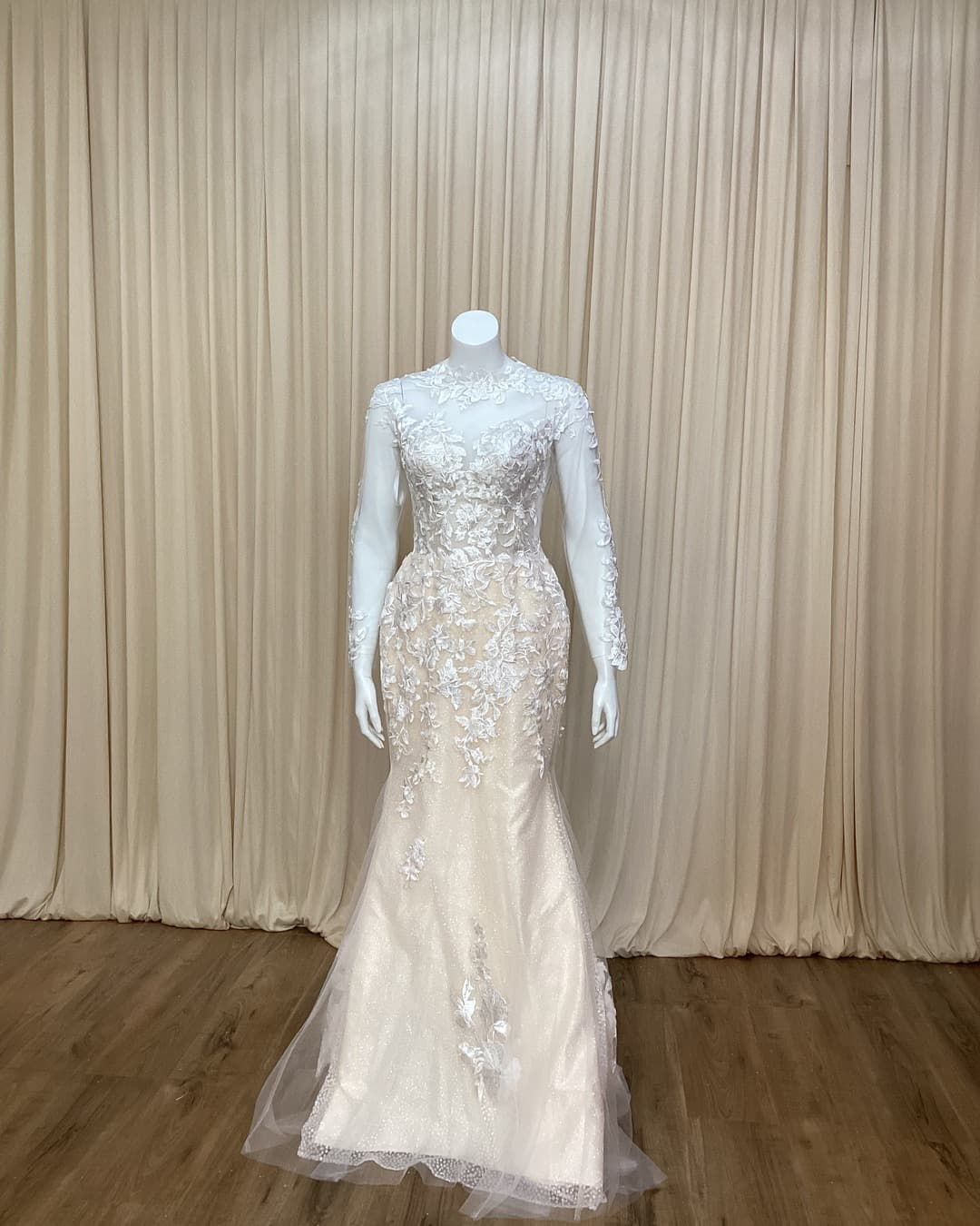 Mermaid Wedding Dress 4